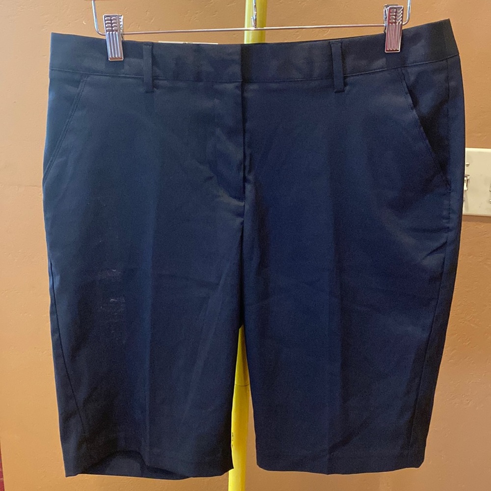 NWT! Greg Norman Sport Shorts 12 Women’s Black Signature Series Stretch NEW!!